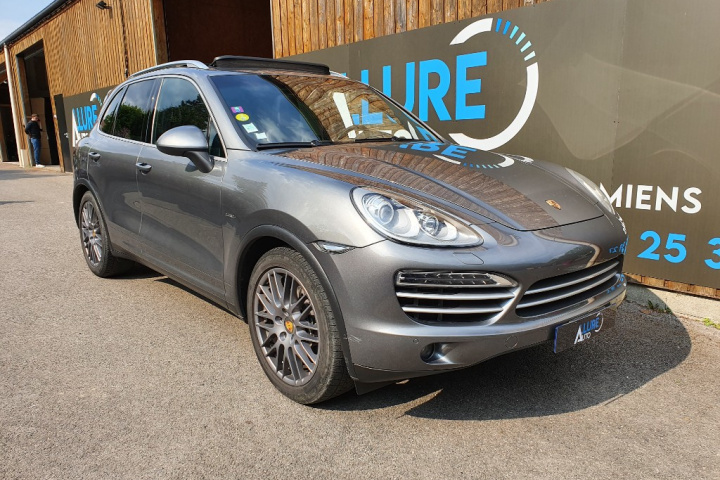 PORSCHE CAYENNE